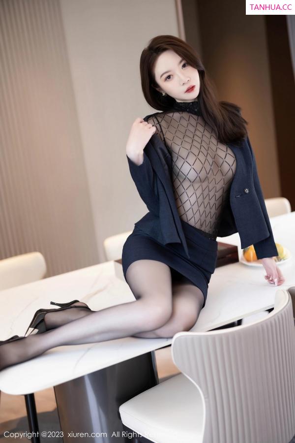 梦心玥  [XiuRen]高清写真图 2023.06.14 No.6914 梦心玥 黑丝美腿第20张图片